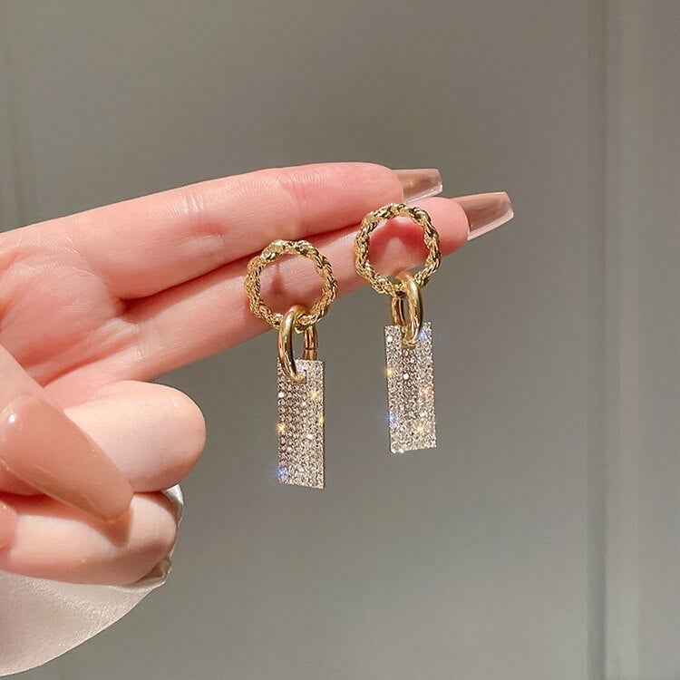 Aretes Circonitas Lujosas en Plata y Baños con Brillantitos Incrustados