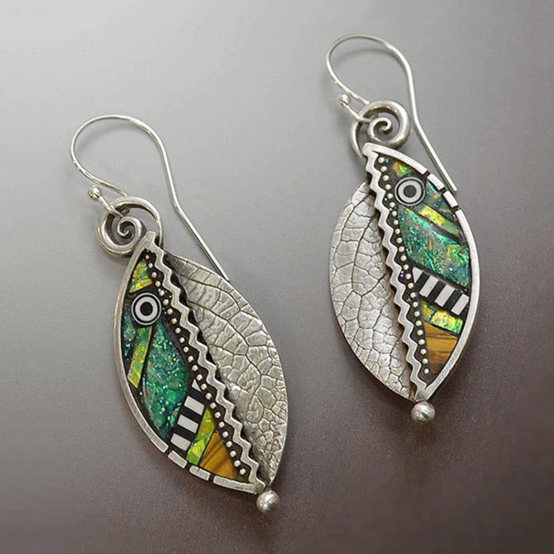 Aretes de Hoja en Plata con Cristales Verdes