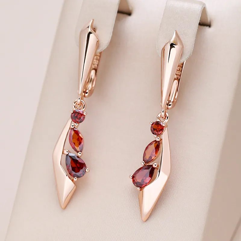 Aretes Colgantes Elegantes con Cristales Rojos