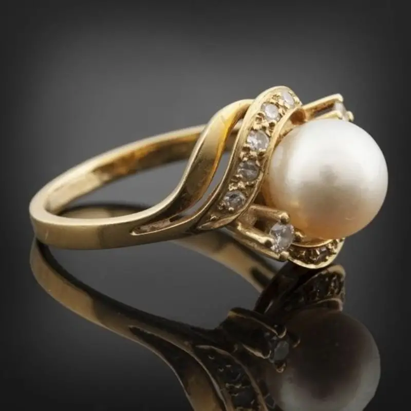 Anillo con Perla y Oro Brillante Elegante