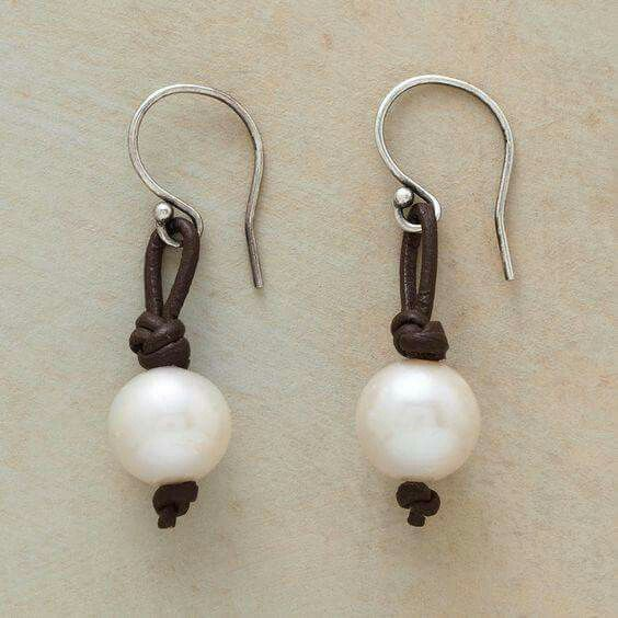 Aretes de Perla con Cuero Vintage